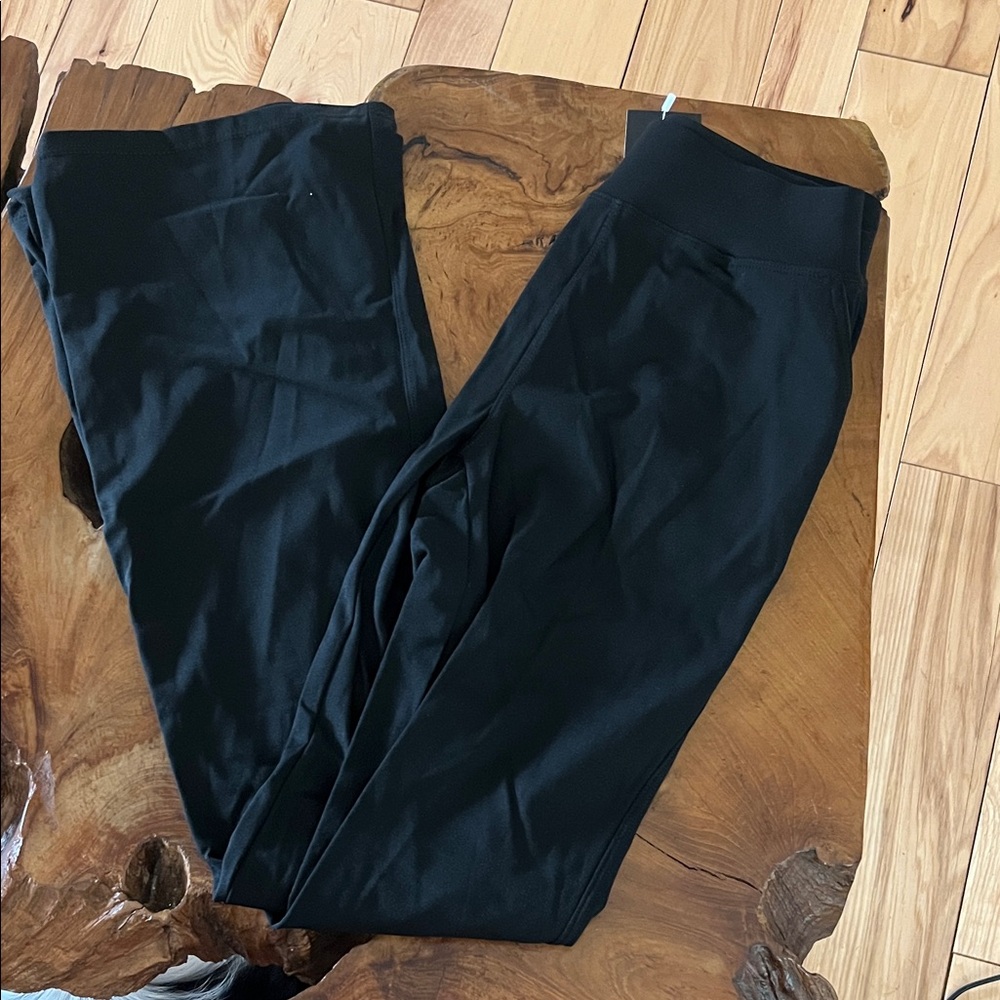 Sleek Black Women's Leggings